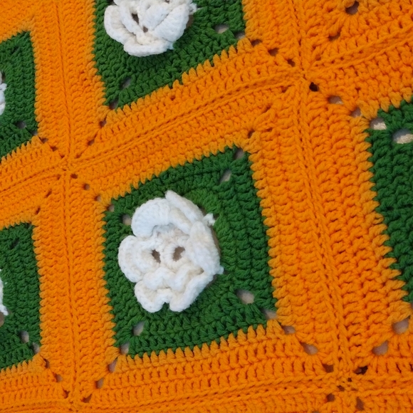 Fall Mid Century Afghan blanket with 3D flowers - Picture 7 of 7